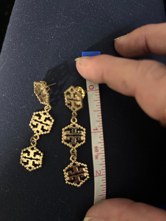 Tory Burch- Hex Logo 3 Tier Drop Stud Earrings in Gold. EUC. - Picture 7 of 7